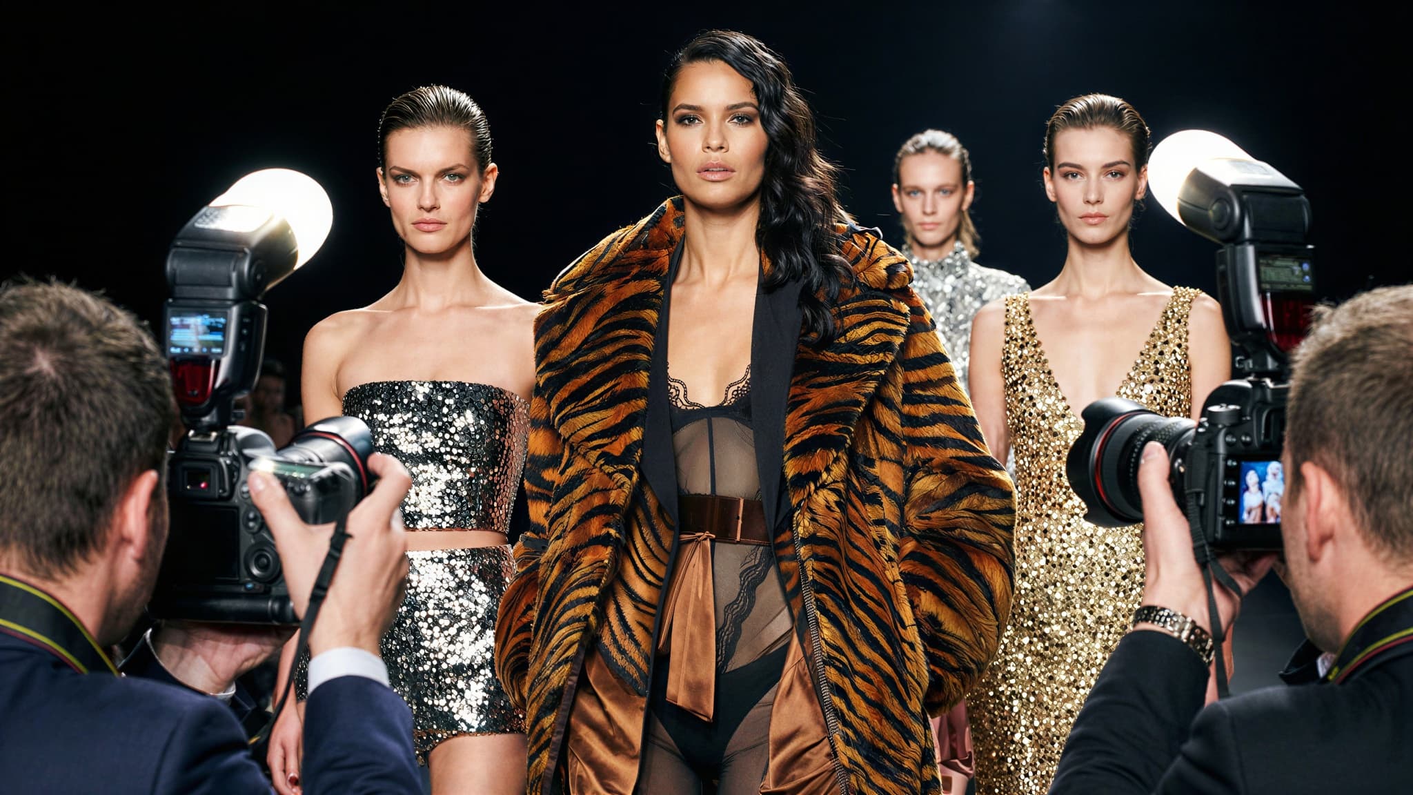 Свържете се с нас